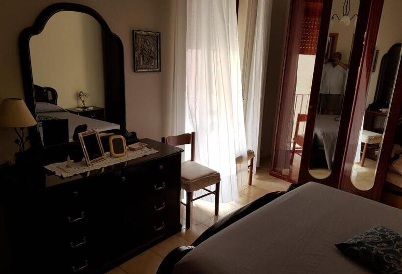 اتاق استاندارد با تخت بزرگ, B&b Via Roma