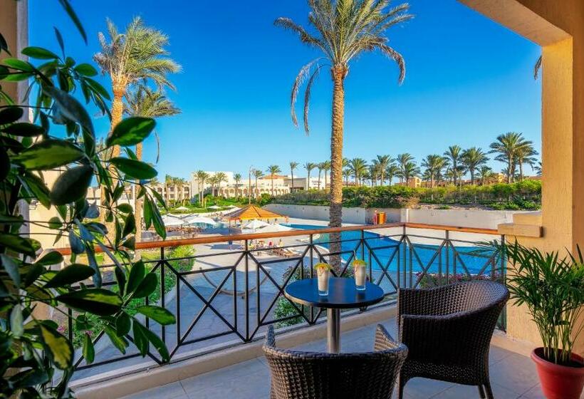 اتاق لوکس با چشم‌انداز استخر, Cleopatra Luxury Resort Sharm El Sheikh