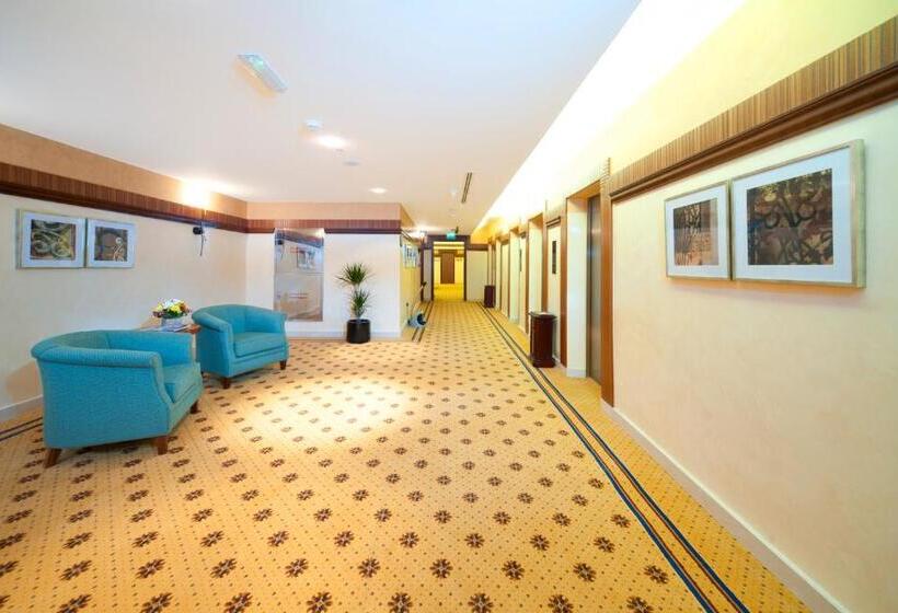 Полулюкс, City Seasons Al Hamra