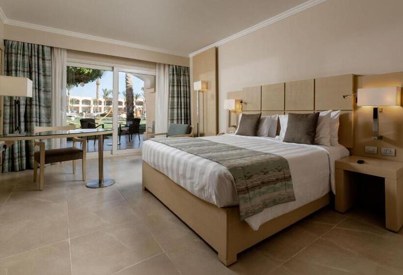اتاق سوپریور با چشم‌انداز استخر, Cleopatra Luxury Resort Sharm El Sheikh