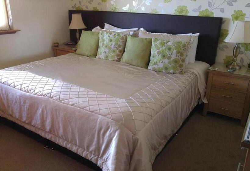 Standard room with outdoor bath, Hillhaven Bed &breakfast