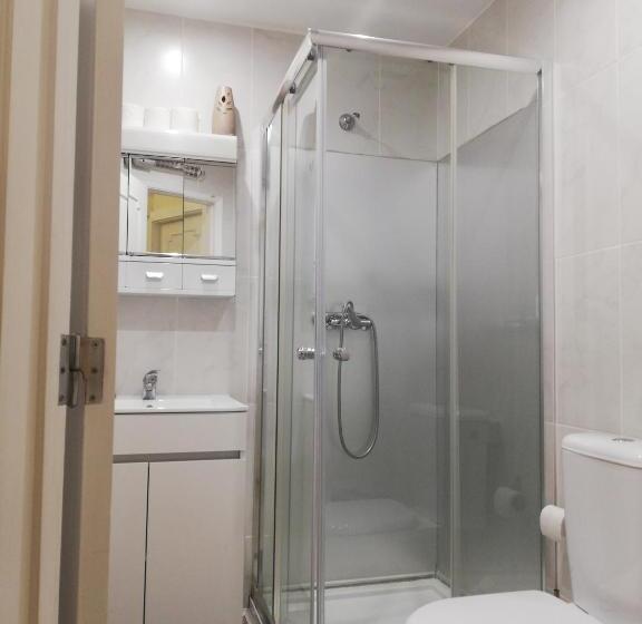 اتاق خانوادگی, Microrent Rooms