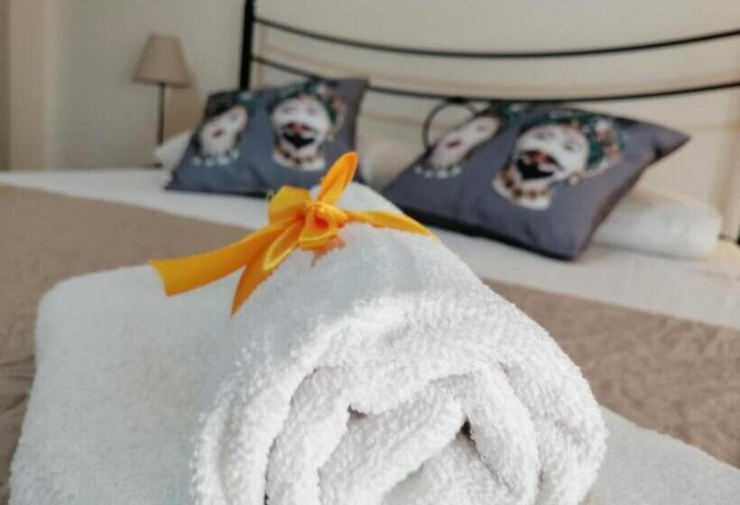 اتاق استاندارد چهارنفره با بالکن, B & B Jasmine