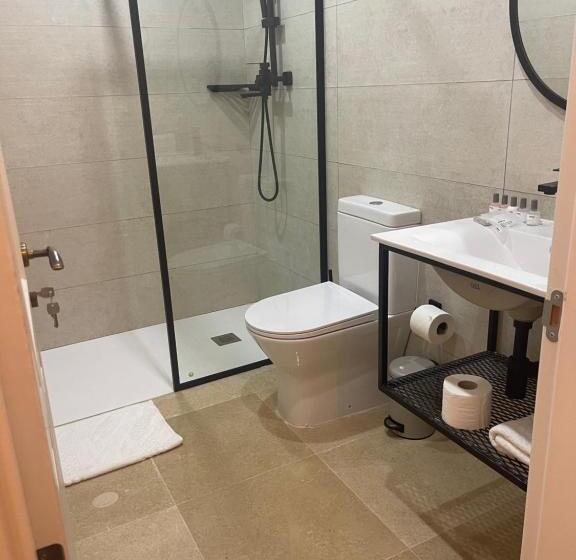 اتاق استاندارد با چشم‌انداز استخر, The Red Farm Relais & Spa