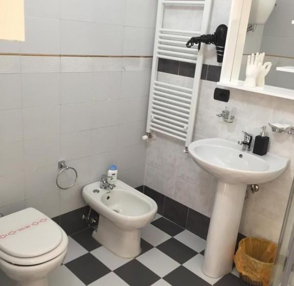 اتاق استاندارد سه نفره, B&b Villa Dei Fiori