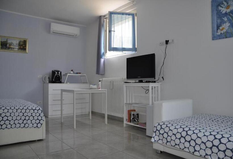 Номер Стандарт Трехместный, La Casa Dei Nonni