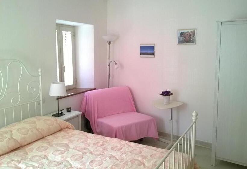 اتاق استاندارد سه نفره, B&b I Tre Bassotti