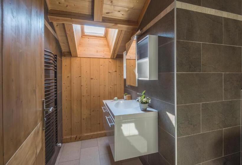 חדר בסיסי לשלושה, Chantemerle 1741, Chambres D Hôtes à La Montagne