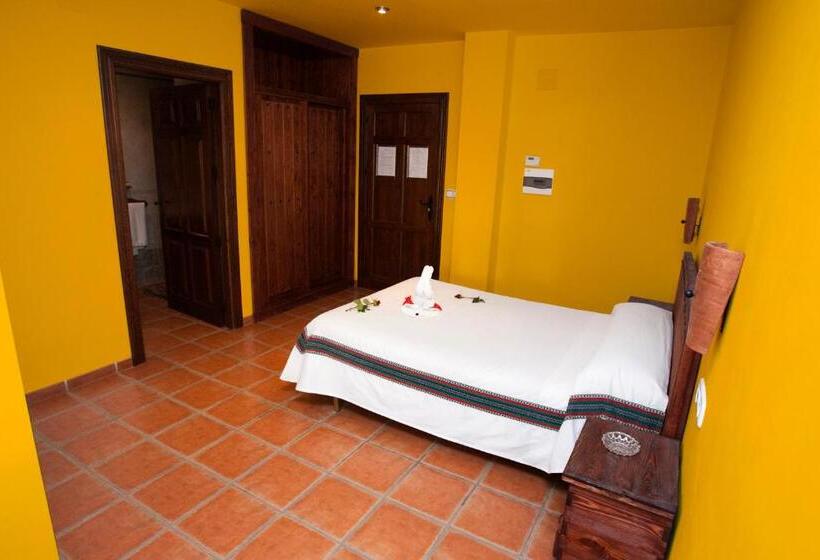 Семейный Номер Вид на Горы, Hostal Mulhacen