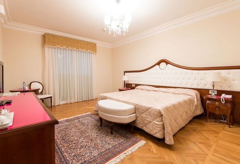 اتاق لوکس, Grand Hotel Italia