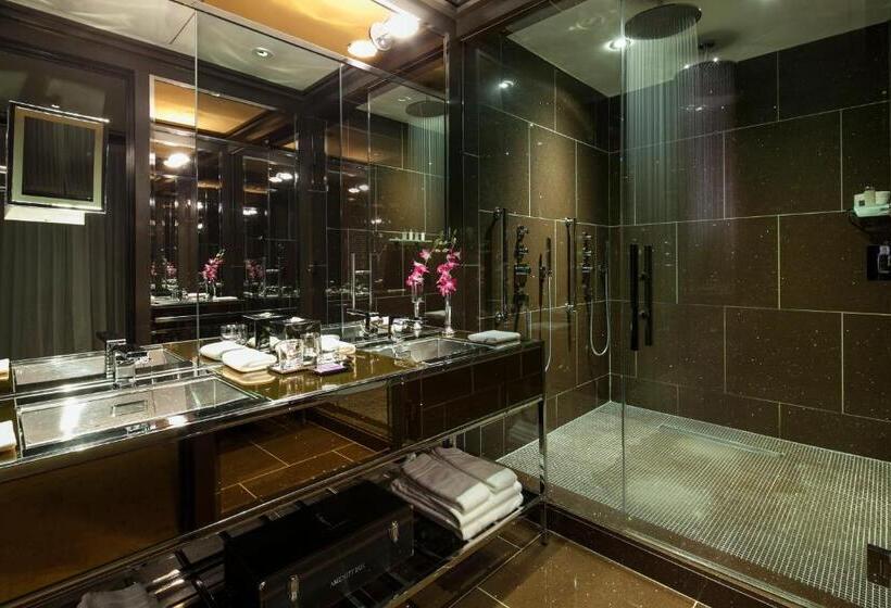 스위트 킹사이즈 침대, The Chatwal, The Unbound Collection By Hyatt