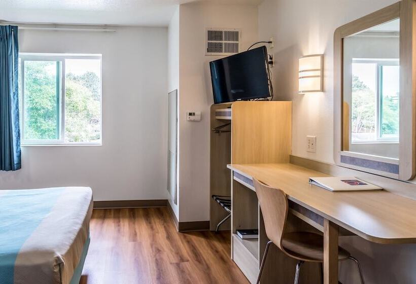 Номер Deluxe, Motel 6 Lincoln City, Or