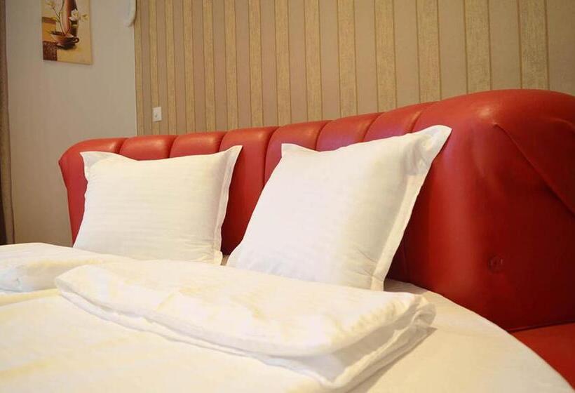 Люкс Кровать Кинг, Arbanasi Deluxe Villa