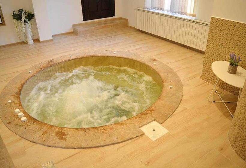 Люкс Кровать Кинг, Arbanasi Deluxe Villa