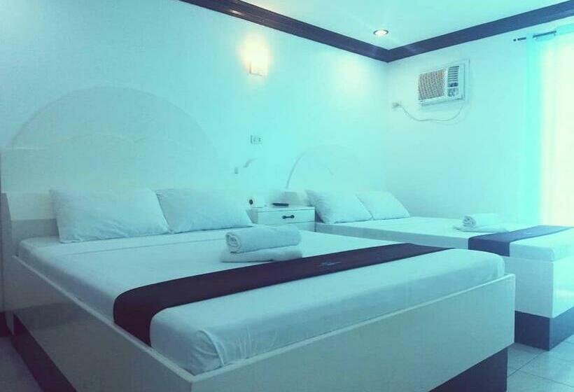 발코니 디럭스 룸, The Waterfront Beach Resort