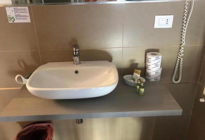 اتاق استاندارد چهار تخته, B&b A Due Passi