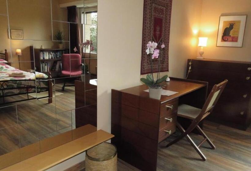 اتاق استاندارد با چشم‌انداز باغ, Prince D Orange Bed & Breakfast
