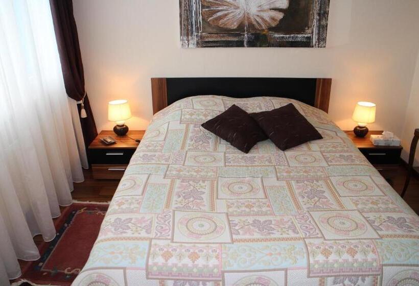 Номер Стандарт, Les Petites Chambres De La Bleue Maison
