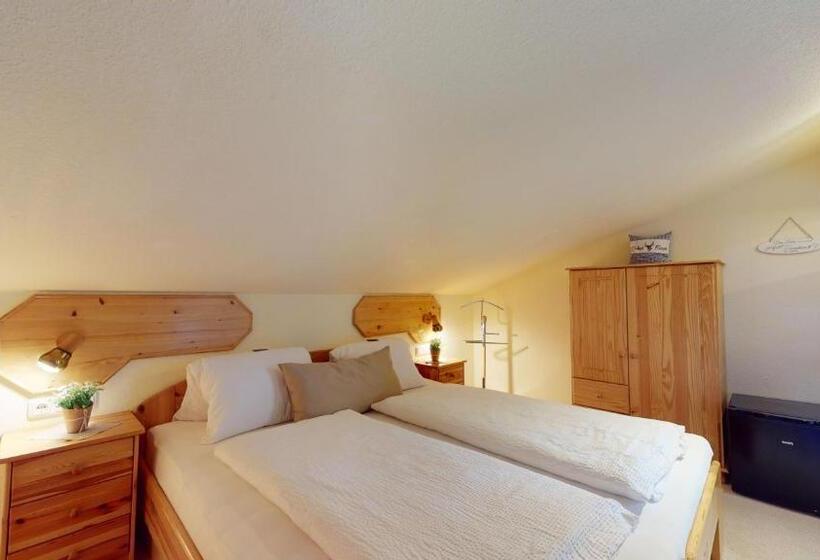 Номер Стандарт с Балконом, Chalet Tirol Waidring