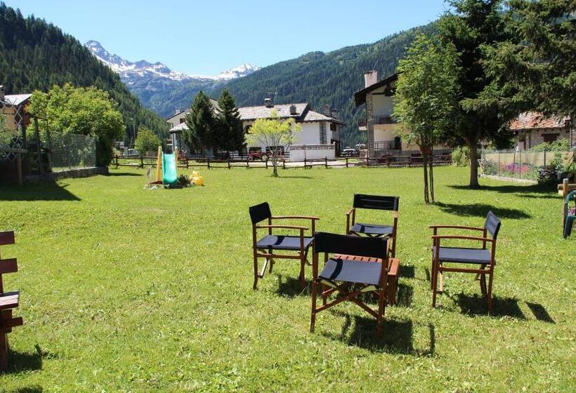 Apartamento 1 Dormitório com Vistas, Maison Perron Cir  Vda Lathuile N0062