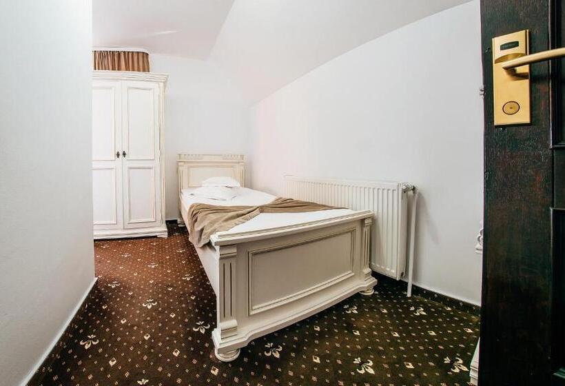 اتاق استاندارد سه نفره, Pension Elegance