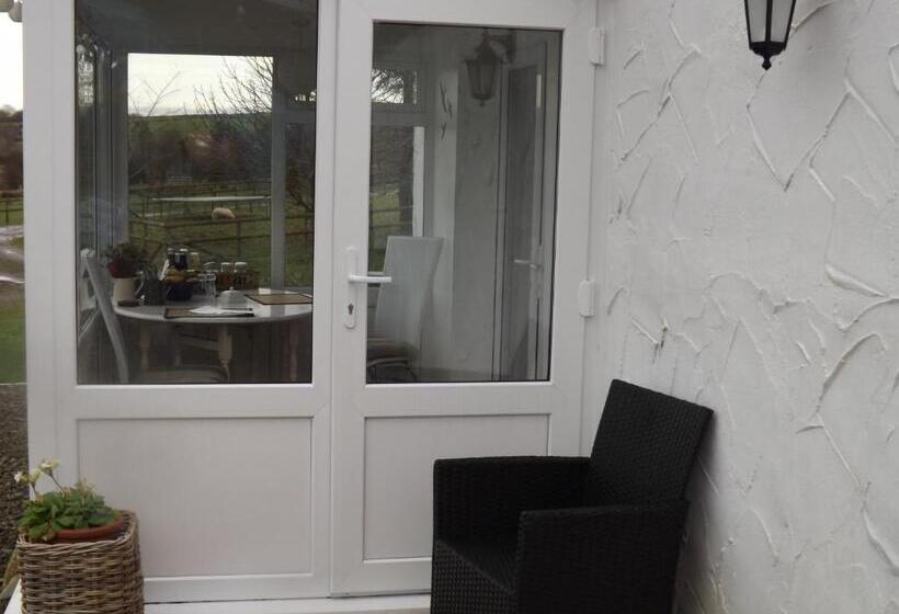 Номер Стандарт Вид на Сад, The Swallows Guest House