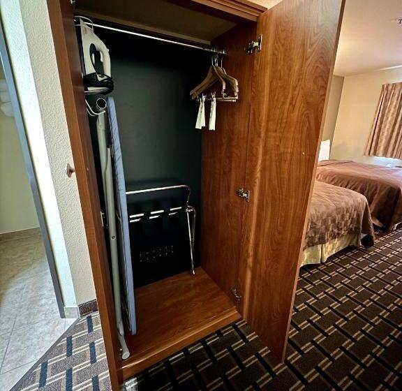 Номер Стандарт, Fairbridge Inn & Suites Kellogg
