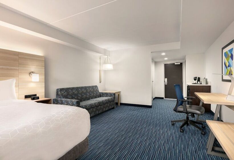 Номер Стандарт, Holiday Inn Express Hotel & Suites Norfolk Airport, An Ihg