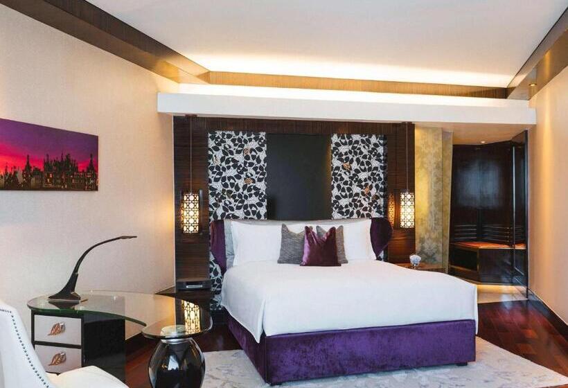 اتاق کلاب, Sofitel Mumbai BKC