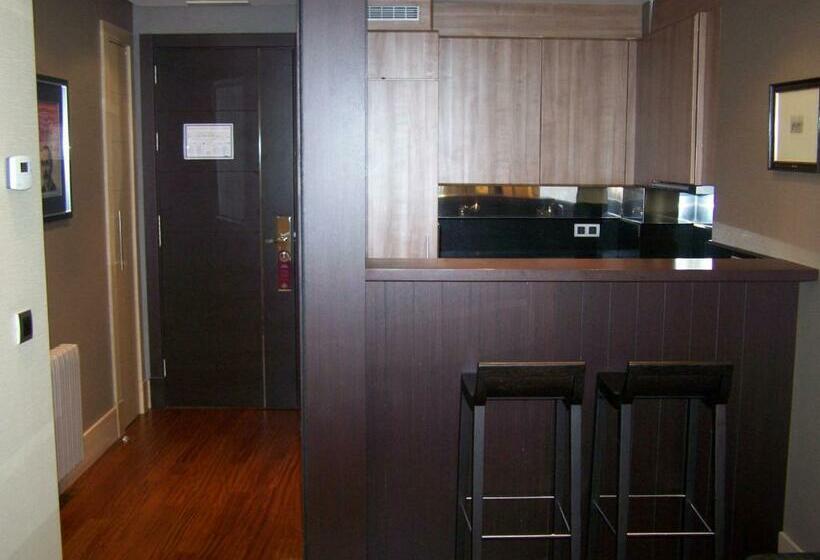 استودیوی استاندارد, Washington Parquesol Suites &