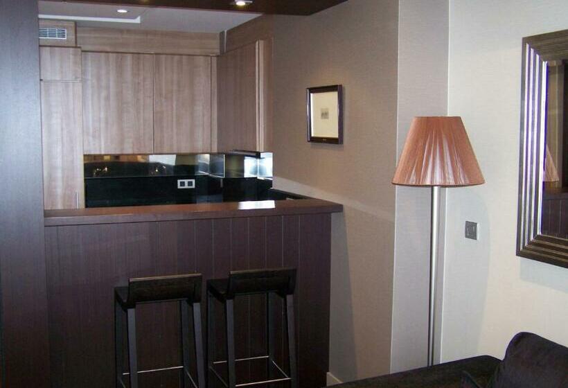 استودیوی استاندارد, Washington Parquesol Suites &