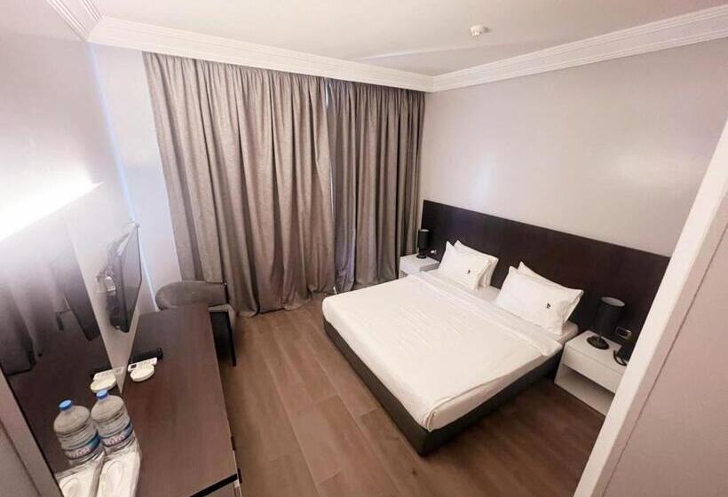 استودیوی سوپریور, Ny Suites