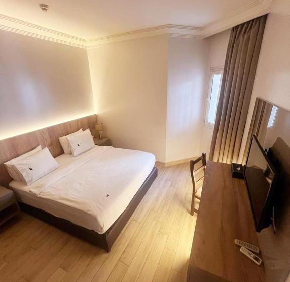 سوییت با چشم‌انداز دریا, Ny Suites