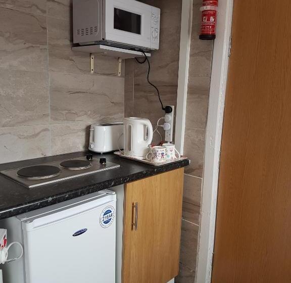 آپارتمان 1 خوابه همکف, The Handforth Lodge