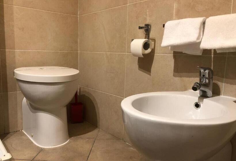 اتاق استاندارد یک نفره, Brenta Milano