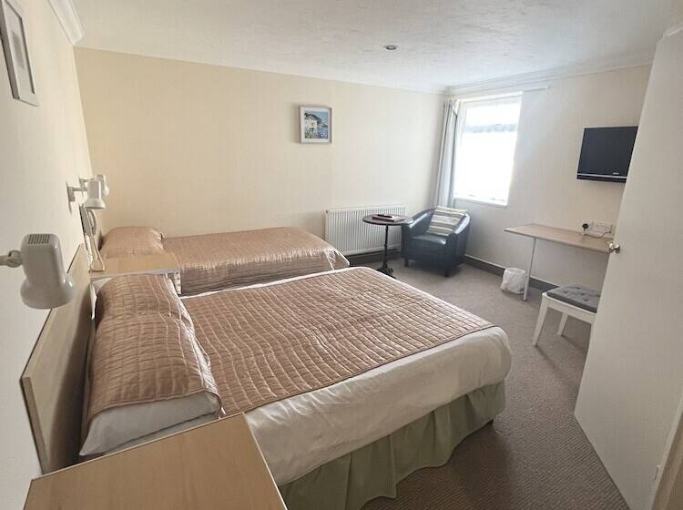 Семейный Номер, Eastbourne Riviera