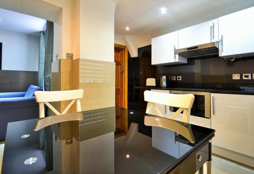 Апартаменты 2 Спальни, Hyde Park Apartments