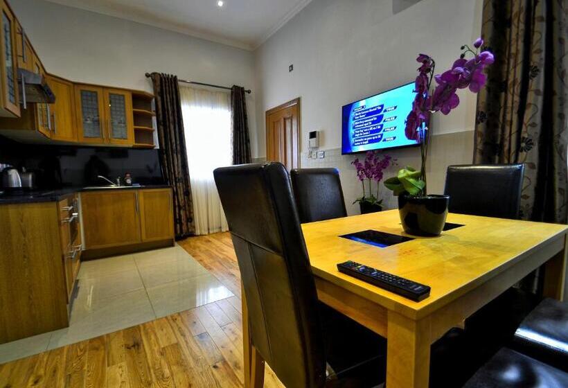 Апартаменты 2 Спальни, Hyde Park Apartments