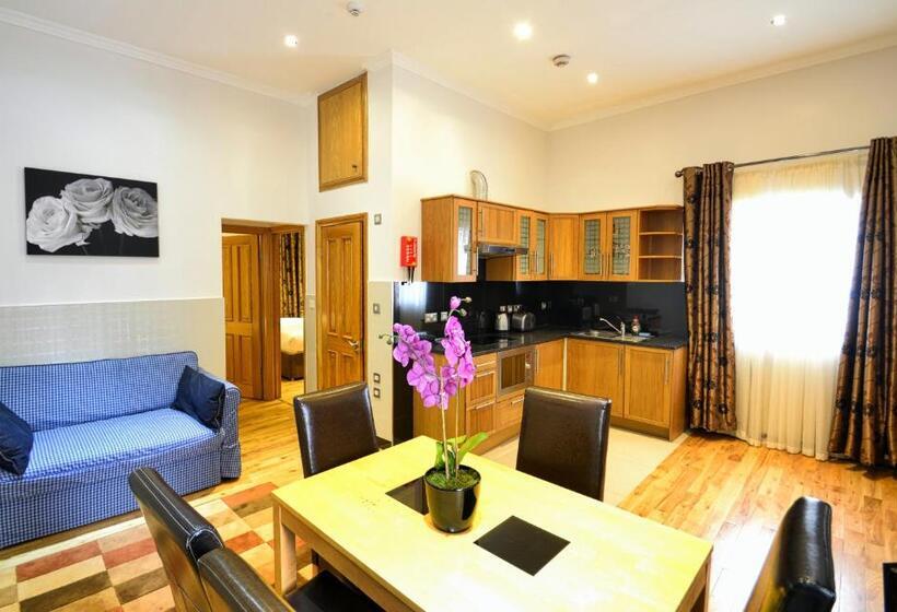 Апартаменты 2 Спальни, Hyde Park Apartments