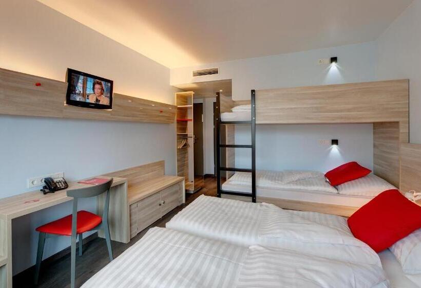 4 Bett Standardzimmer, Meininger Hotel Wien Downtown Franz
