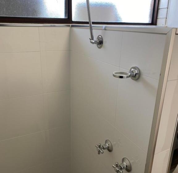 Семейный Номер, Tatura Country Motel