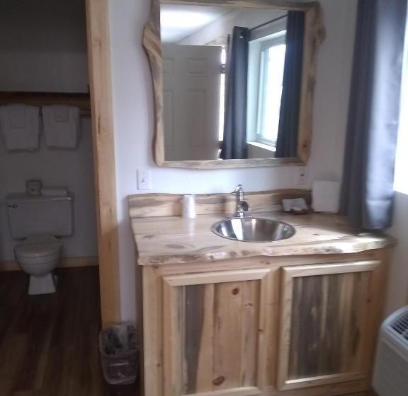 Номер Deluxe, Kootenai Valley Motel