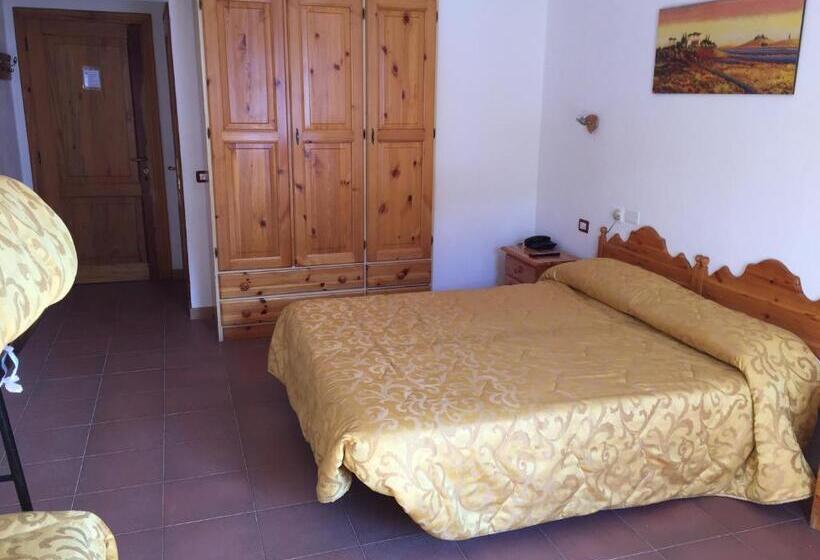 اتاق استاندارد چهار تخته, Campo Felice