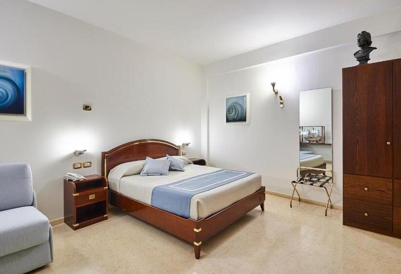 غرفة كلاسيكية ثلاثية, Corte Di Nettuno Cdshotels