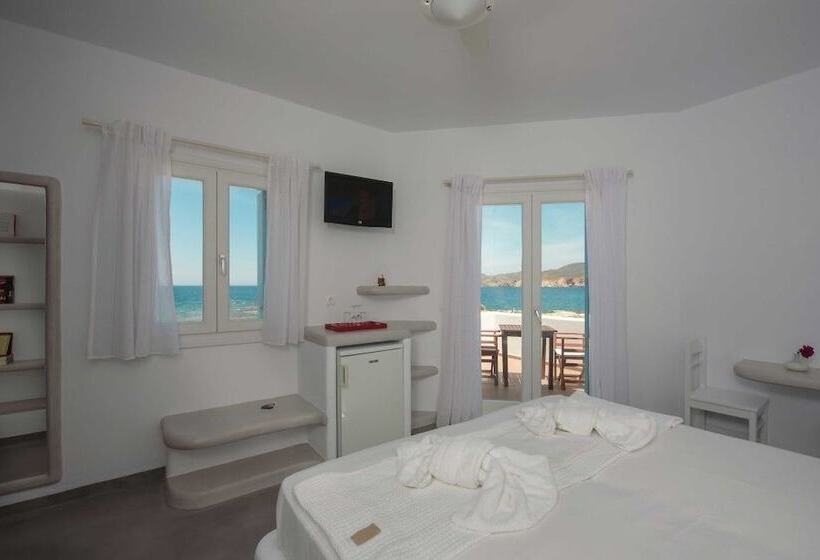 Quarto Estandar Vista Mar, Tania Milos