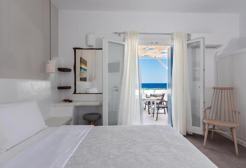 Quarto Estandar Vista Mar, Tania Milos