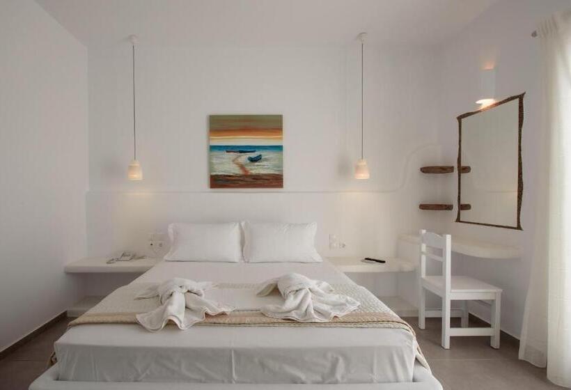 Quarto Estandar Vista Mar, Tania Milos