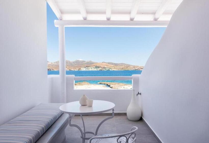 Quarto Deluxe, Tania Milos