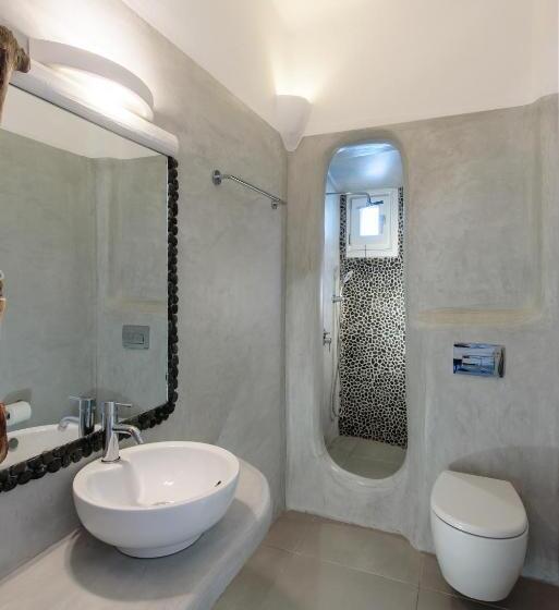 Quarto Deluxe, Tania Milos