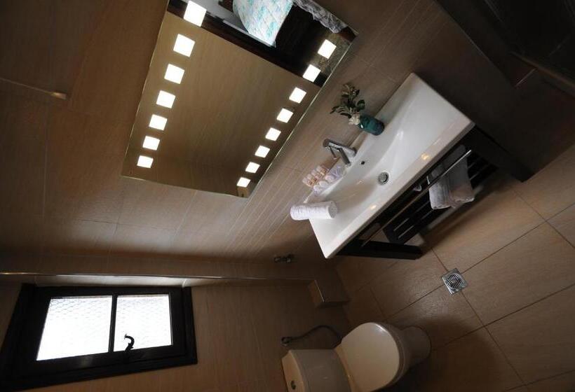 Mini Suite, Elli